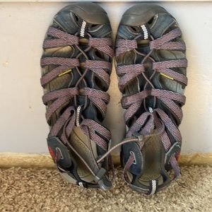 Woman’s KEEN size 10 waterproof leather Sandal